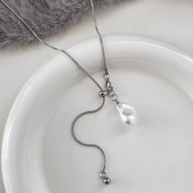 Collier Long Perles Baroques Ajustable