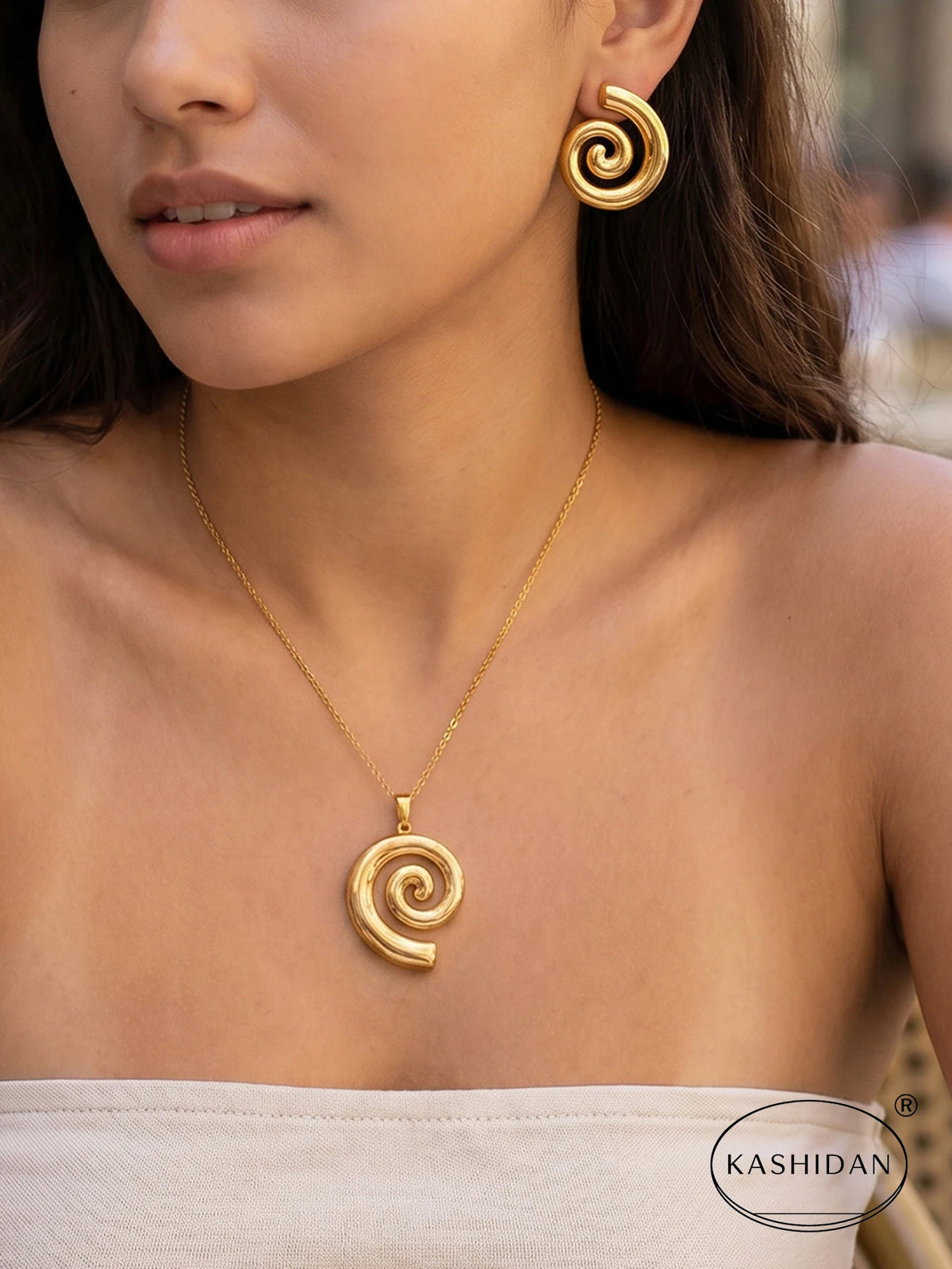 Collier Spirale Torsadée Doré Chic